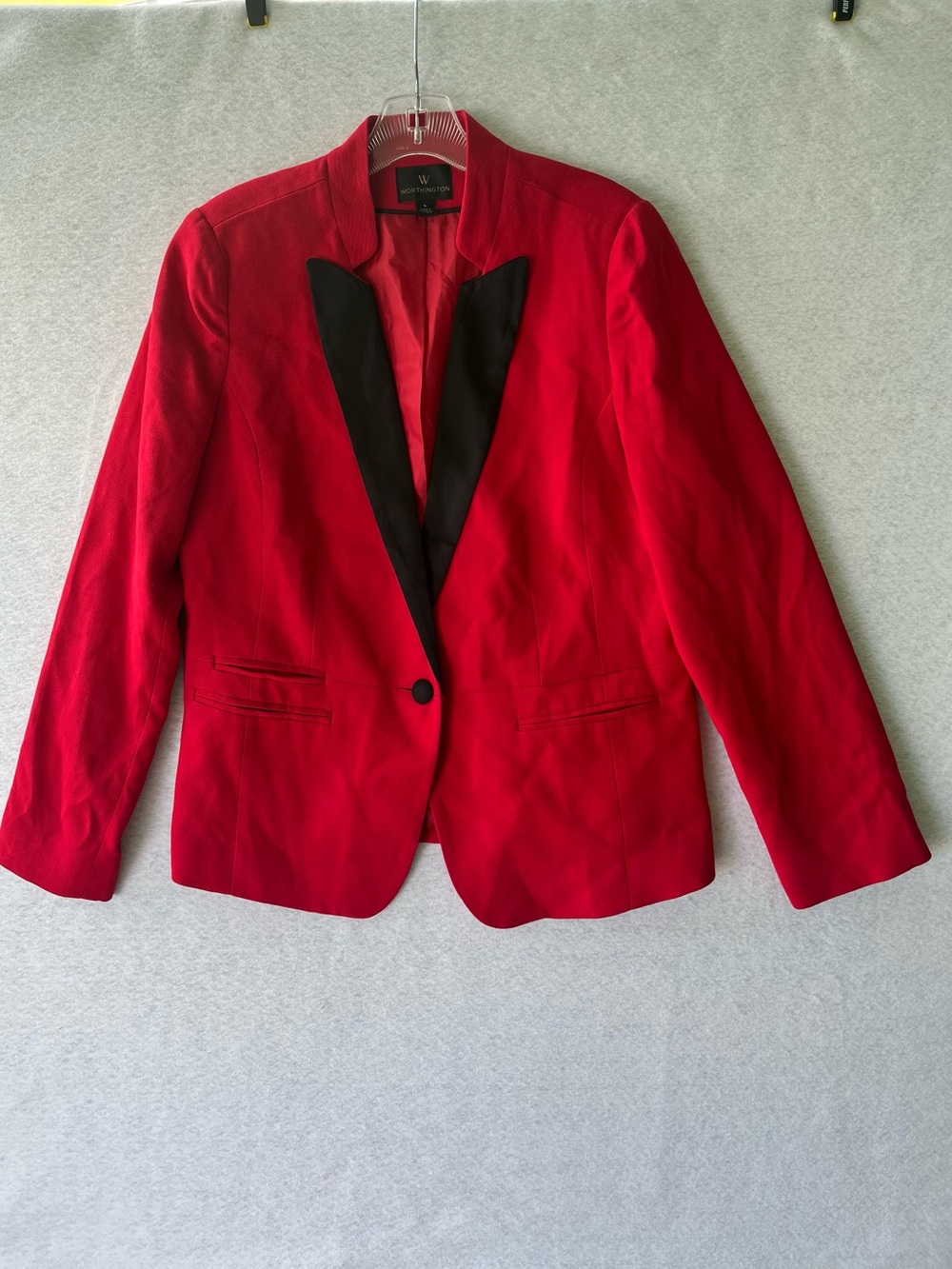 Women’s Worthington Stylish Red Blazer with Black Lapel - Suits & Blazers Sz 14